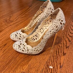 BCBGMaxAzria Cream Lace heels. Peacock